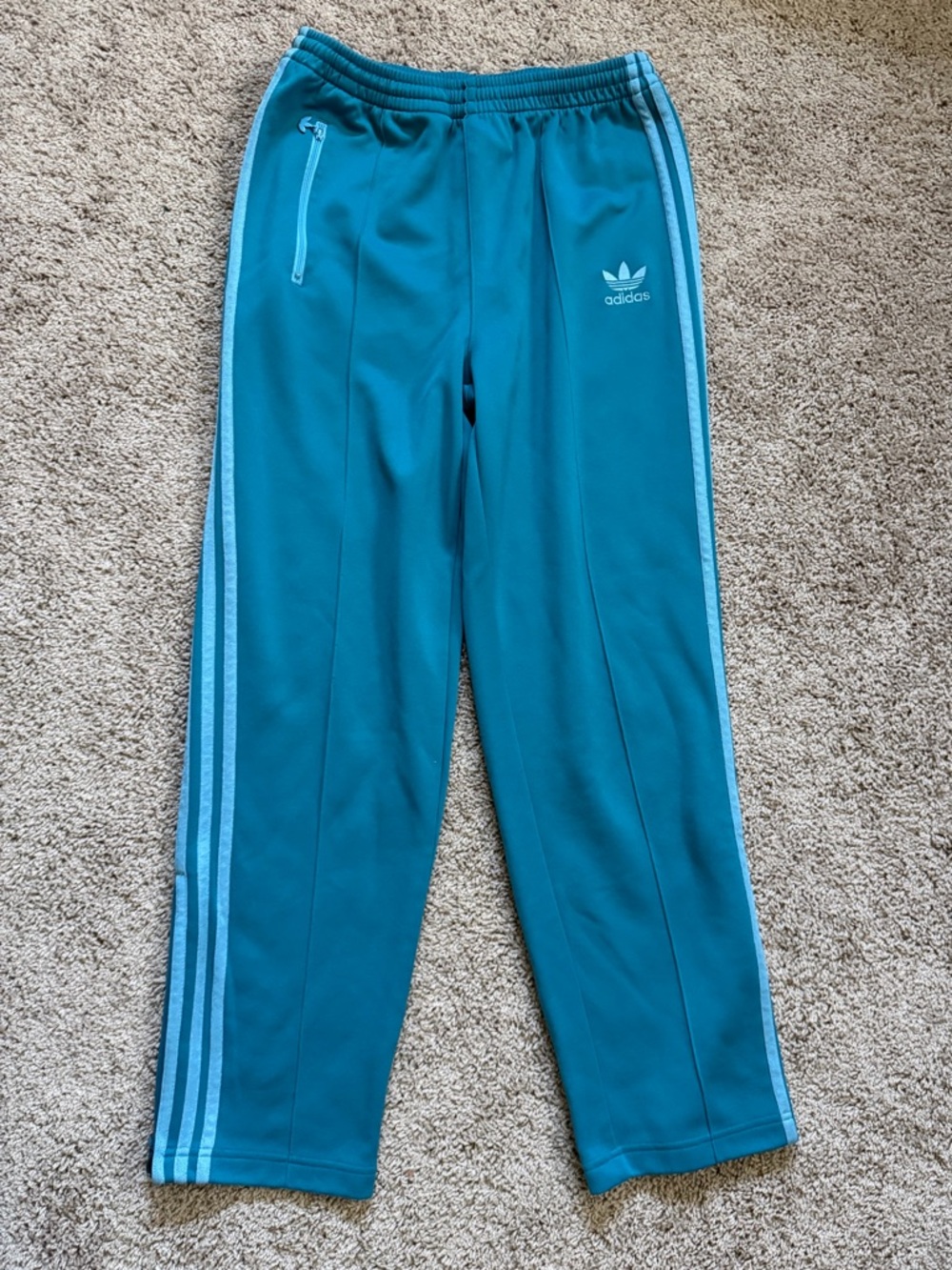Vintage Adidas track pants from the late 1990s to early 2000s. Size Large